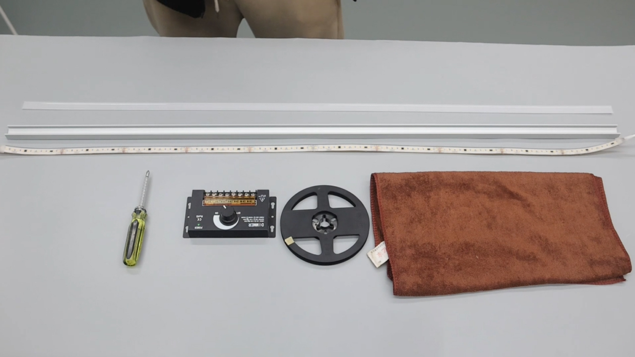 High voltage strip 2835/120LED/230V white light installation video
